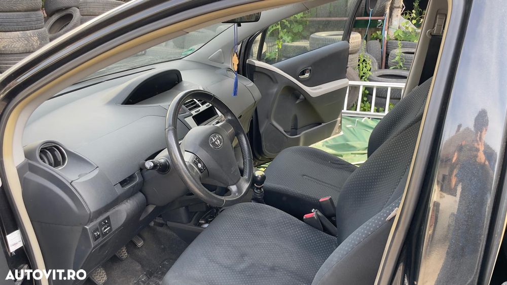 Toyota Yaris 1.3 Terra - 7
