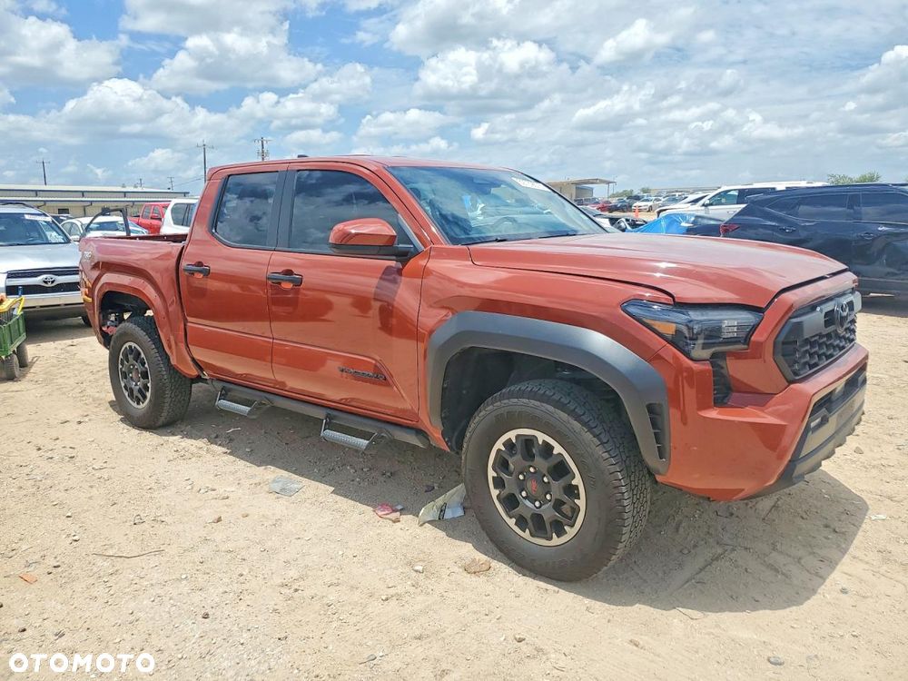 Toyota Tacoma - 2