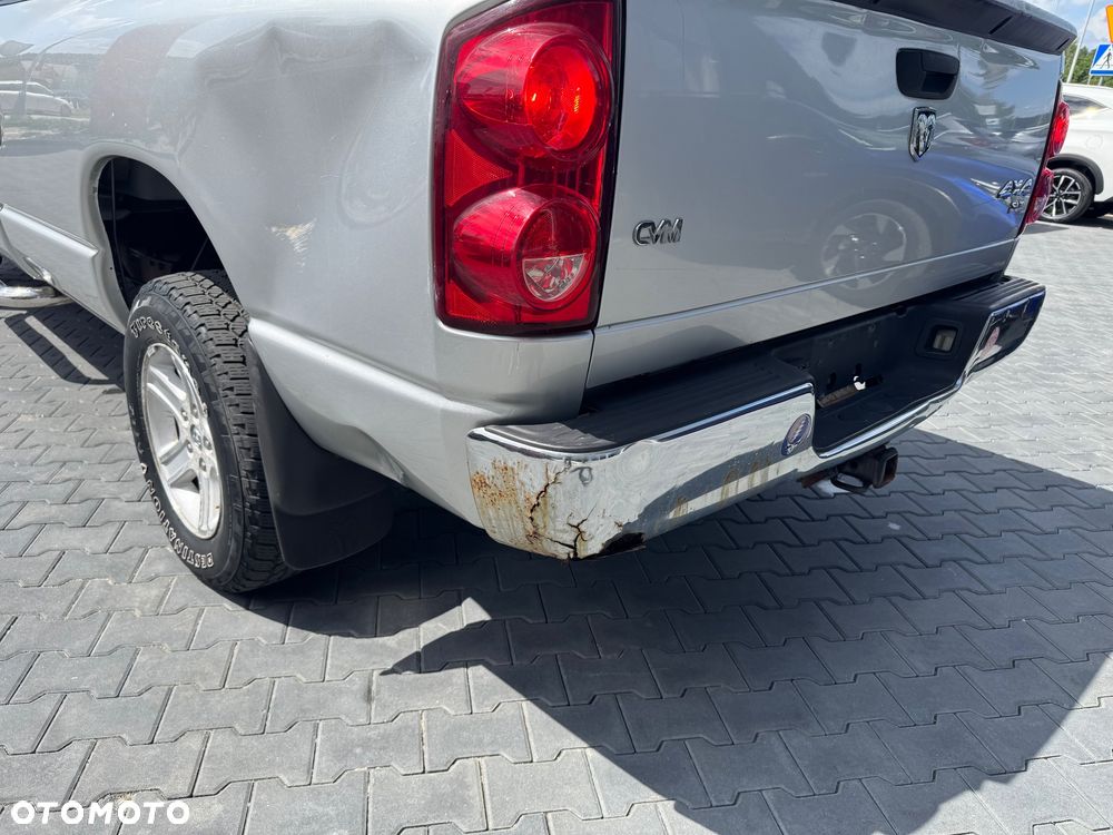 Dodge RAM - 8