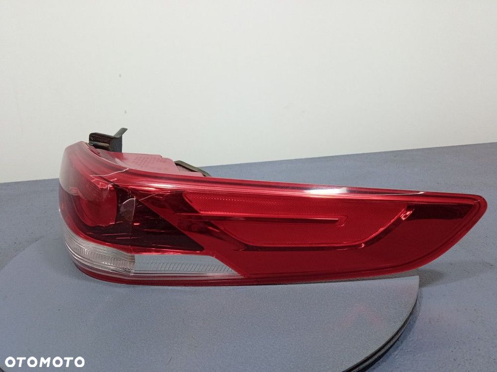 KIA OPTIMA IV JF SEDAN 15- LAMPA TYŁ PRAWA ZEWNĘTRZNA EU 92402-D4 - 2