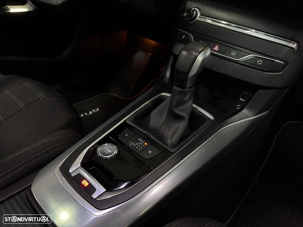 Peugeot 308 SW 1.2 PureTech Allure EAT6 - 28