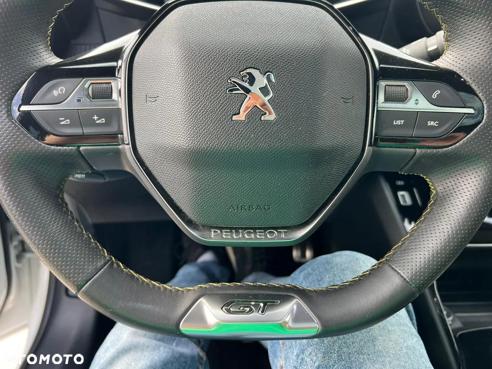 Peugeot 208 PureTech 100 GT - 22