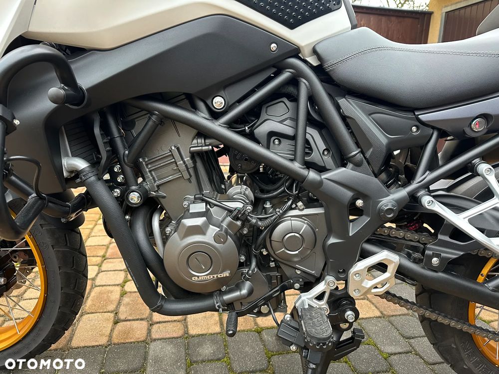 QJMOTOR SRT 550X - 17