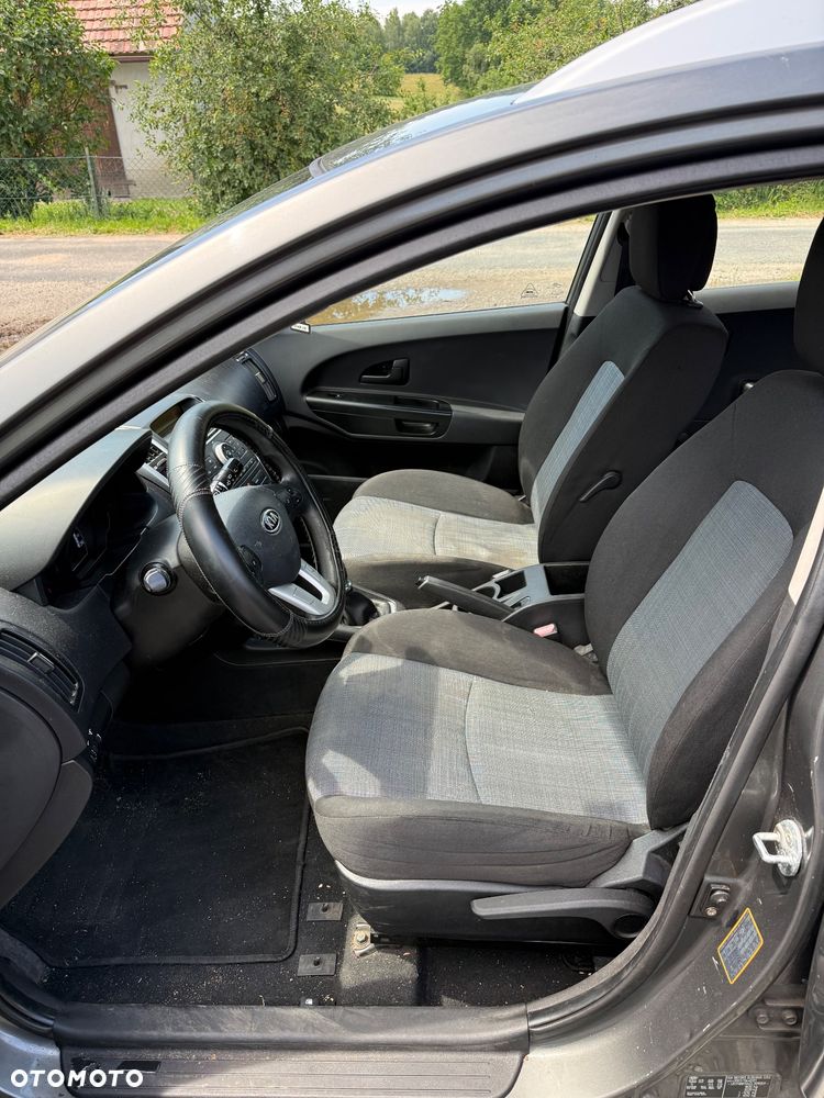 Kia Ceed 1.4 L - 13