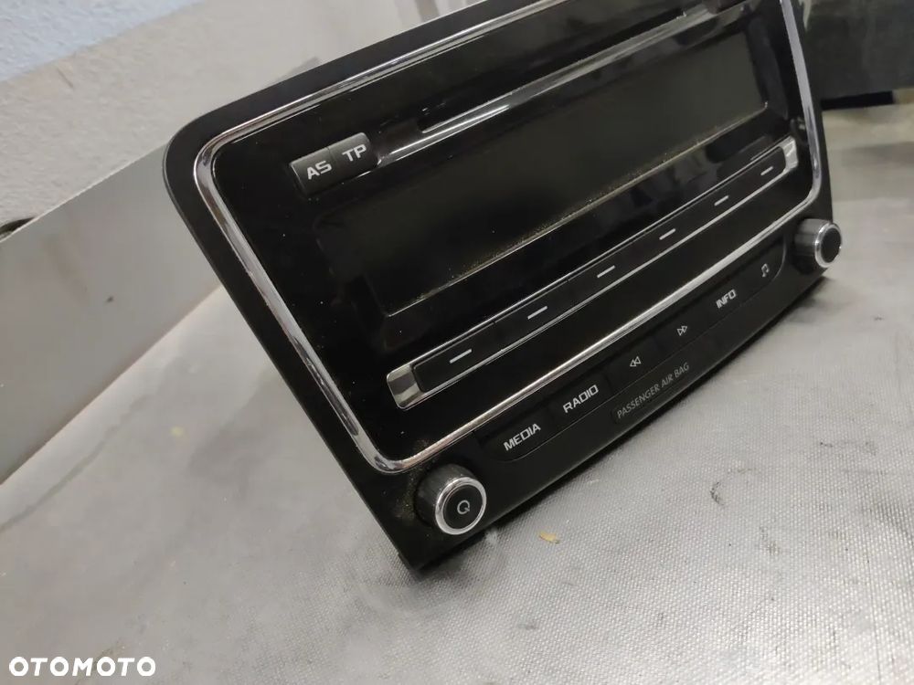 Radio CD Swing Skoda Superb 2 II Lift FL Delphi 3T0035161K - 2