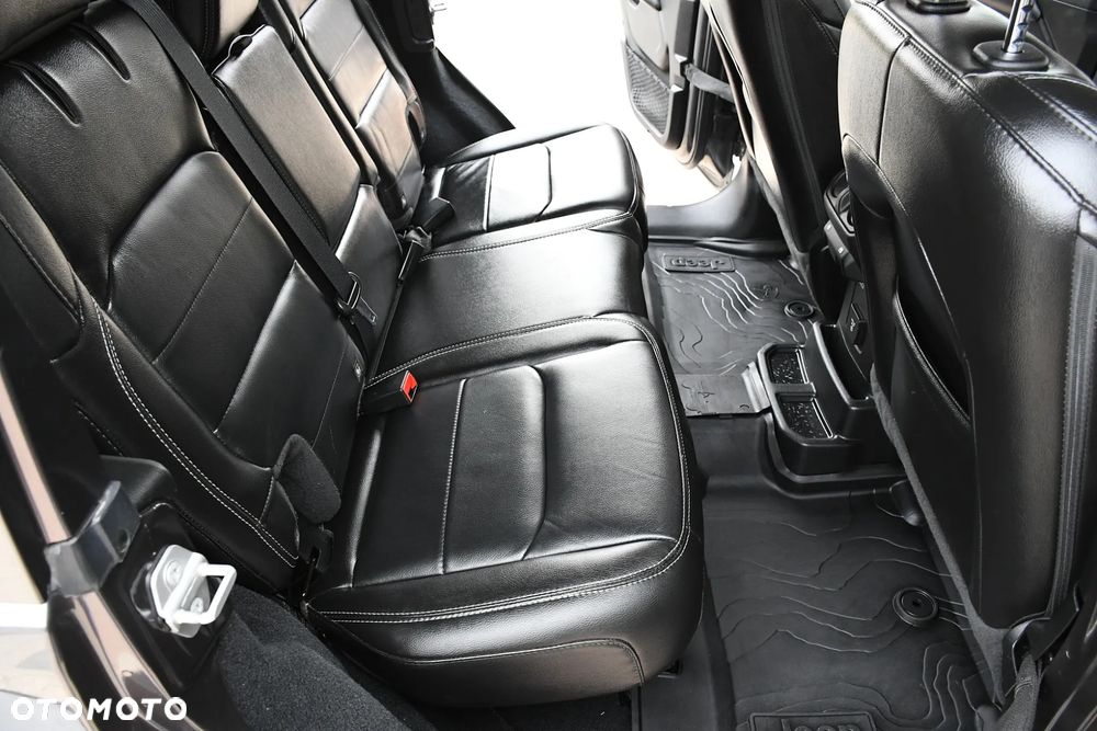 Jeep Wrangler Unlimited 2.2 CRD Sahara - 19