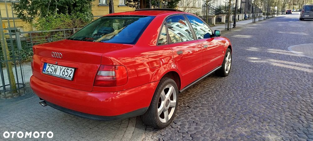 Audi A4 Limousine - 1