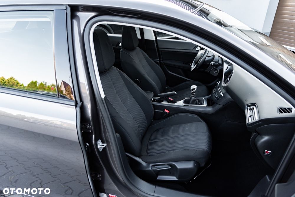 Peugeot 308 - 25