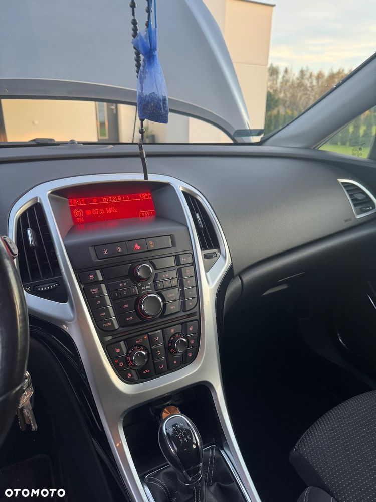 Opel Astra IV 1.4 T Cosmo - 21