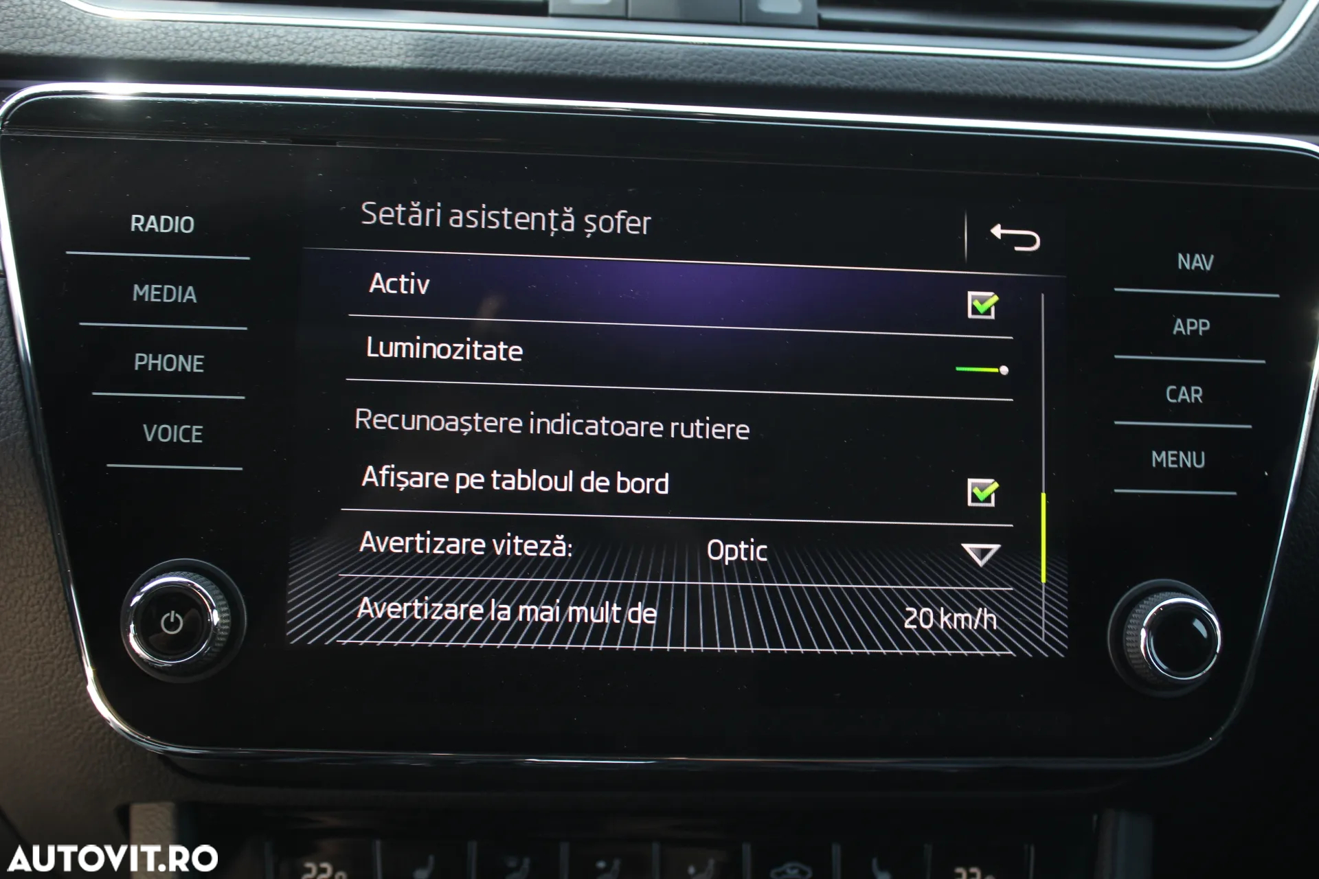 Skoda Superb 2.0 TSI 4X4 DSG Sportline - 17