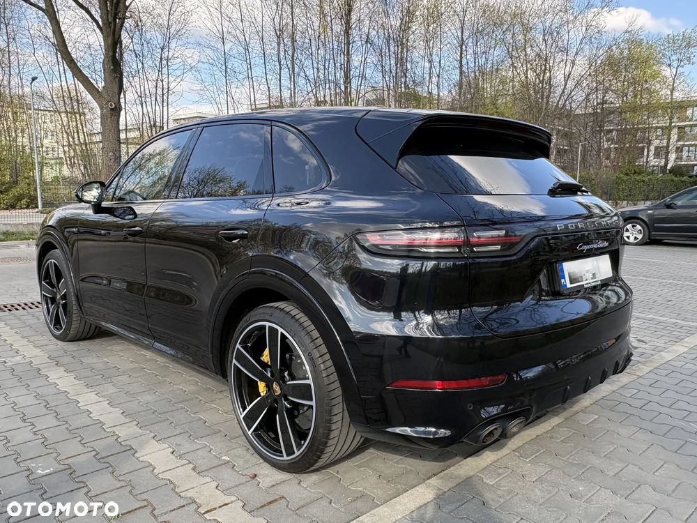 Porsche Cayenne Turbo - 12