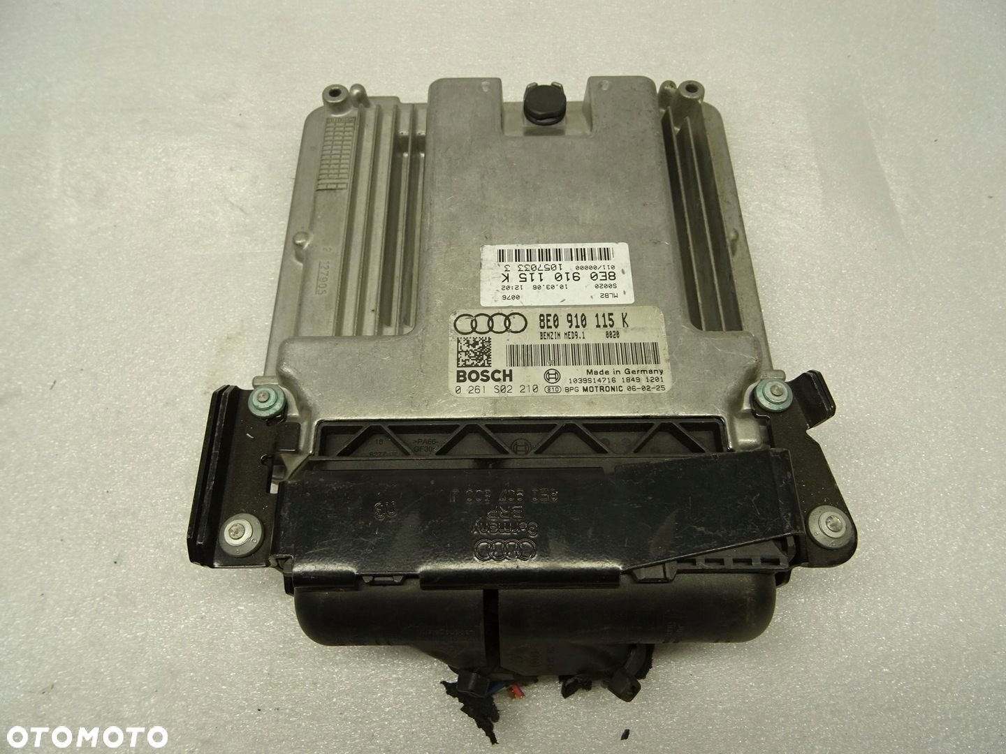 AUDI A4 B7 KOMPUTER SILNIKA 8E0910115K - 1