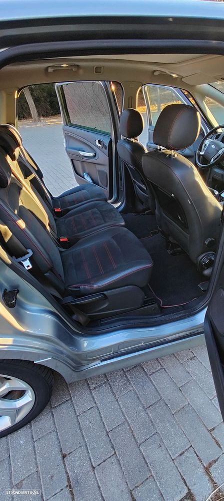 Ford S-Max - 9