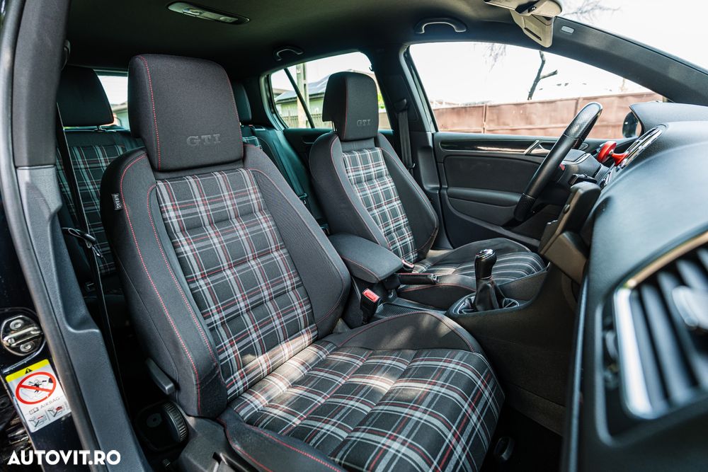 Volkswagen Golf 2.0 GTI - 10