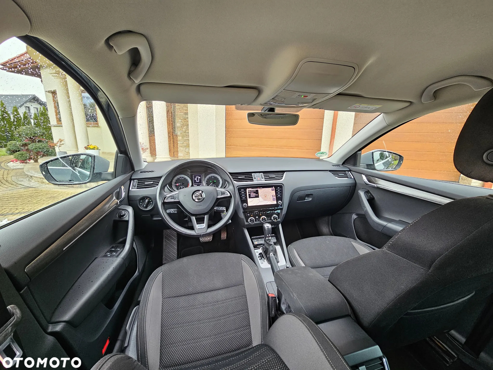 Skoda Octavia Combi 2.0 TDI 4x4 DSG Scout - 37