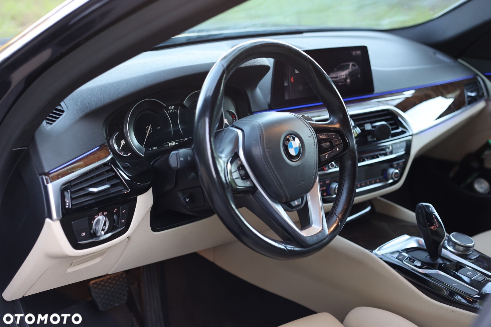 BMW Seria 5 530i xDrive Luxury Line sport - 12