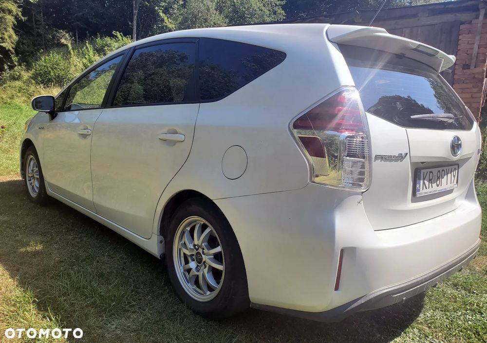 Toyota Prius 2015 photo 4