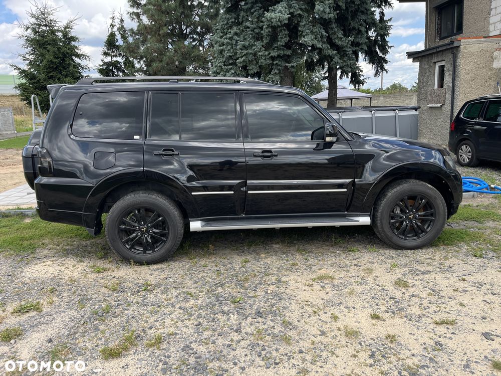 Mitsubishi Pajero - 22