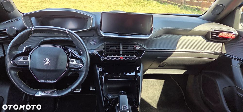 Peugeot 2008 PureTech 130 EAT8 GT - 12