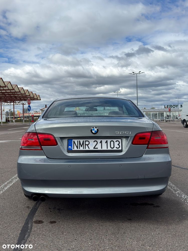 BMW Seria 3 325i - 5