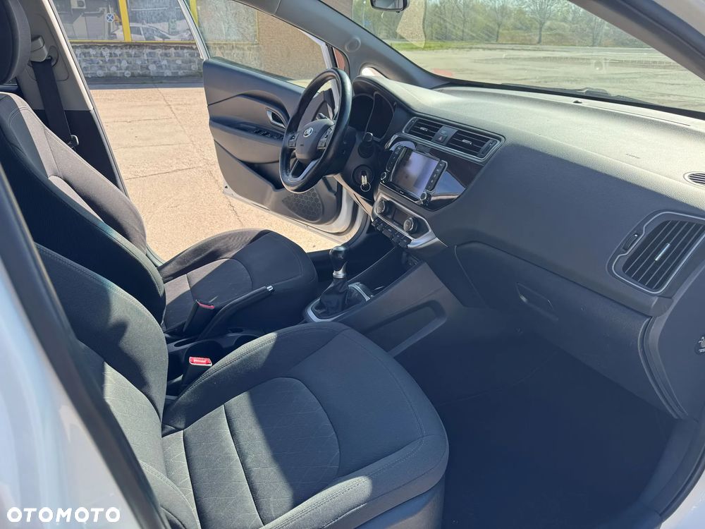 Kia Rio 1.2 Dream Team Edition - 20