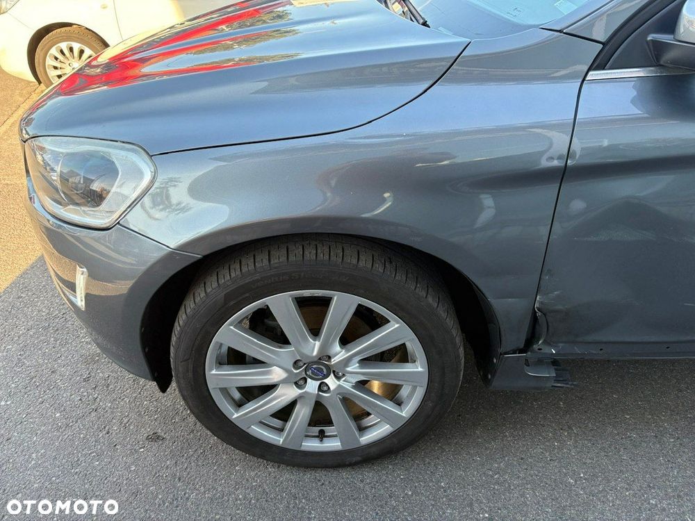 Volvo XC 60 D4 AWD Geartronic Momentum - 8