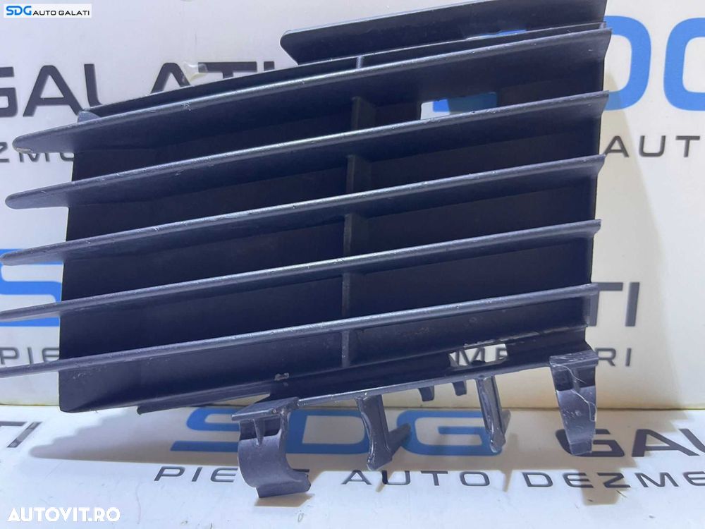 Grila Ornament Proiector Ceata Stanga Spoiler Bara Fata Opel Vectra C Non Facelift 2002 - 2005 Cod 09186127 0551004542 [L7915] - 2