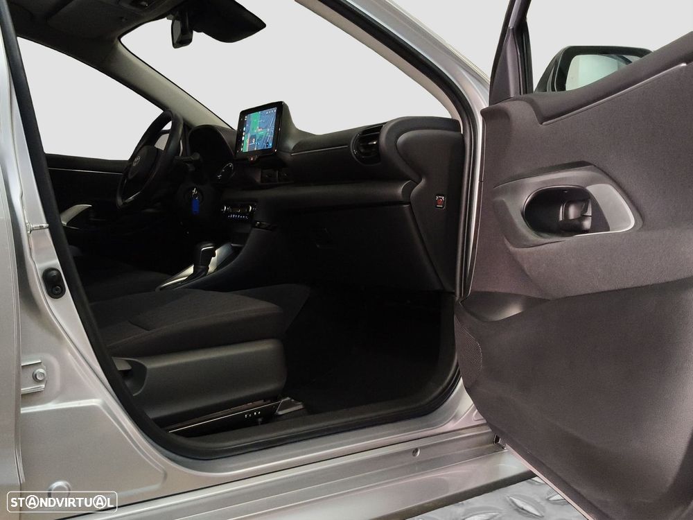 Toyota Yaris 1.5 HDF Comfort Plus - 31