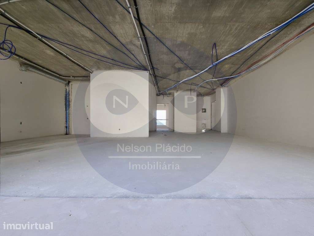 T3 c/Terraço 70m2 | Estacionamento 2 Carros| 15min. Praias |Em Cons... - Grande imagem: 4/27