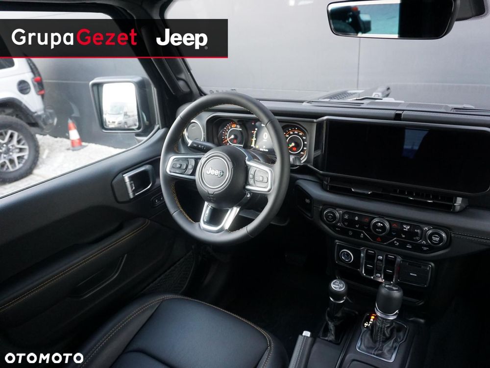 Jeep Wrangler - 5