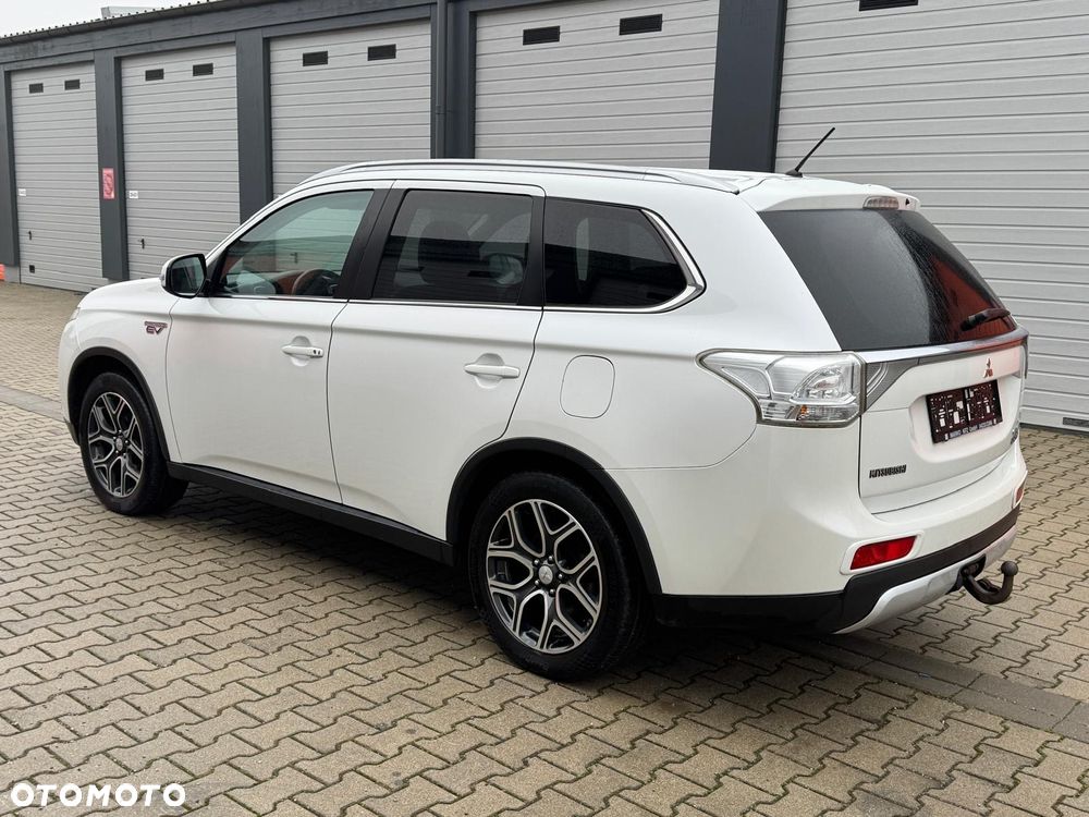 Mitsubishi Outlander - 5