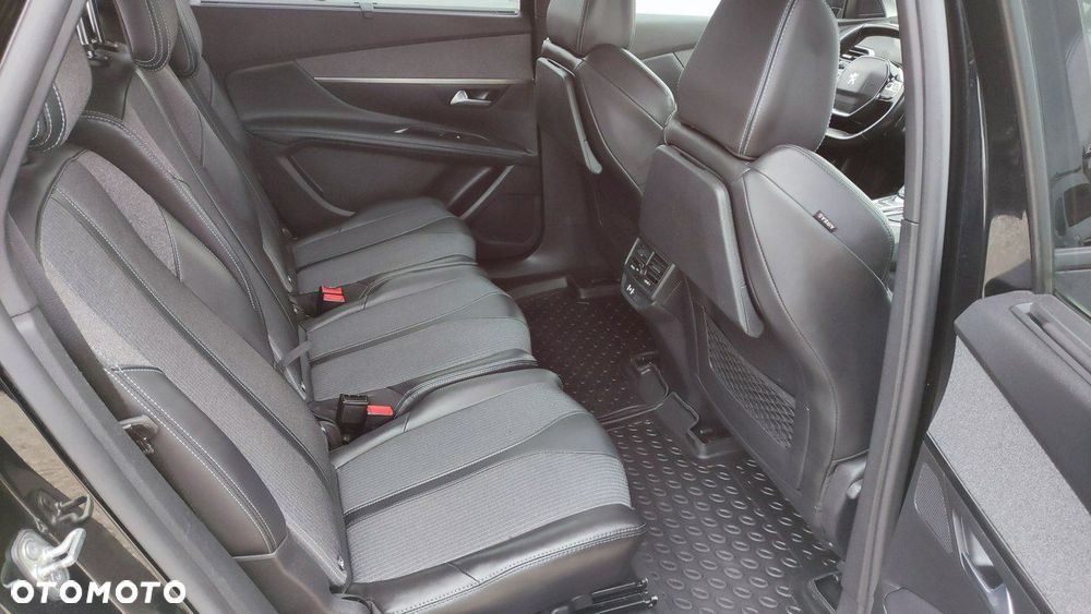 Peugeot 5008 - 24