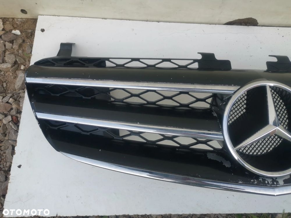 Grill Atrapa Mercedes R-KLASA W251 A2518880223 - 3