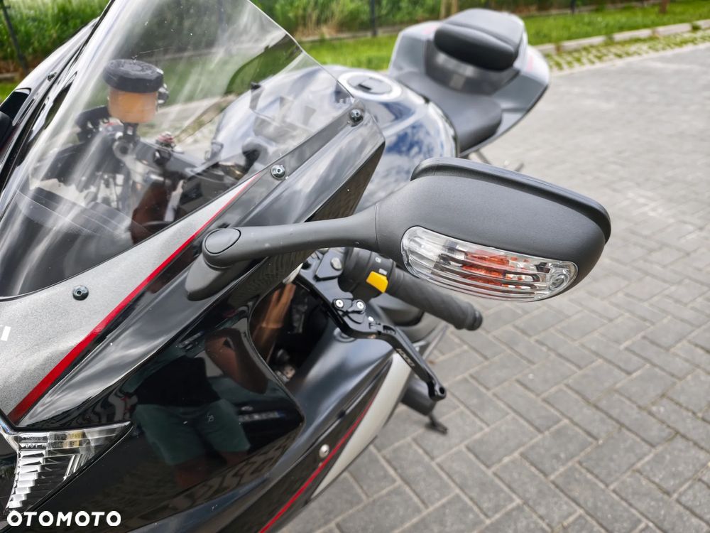 Suzuki GSX-R - 17