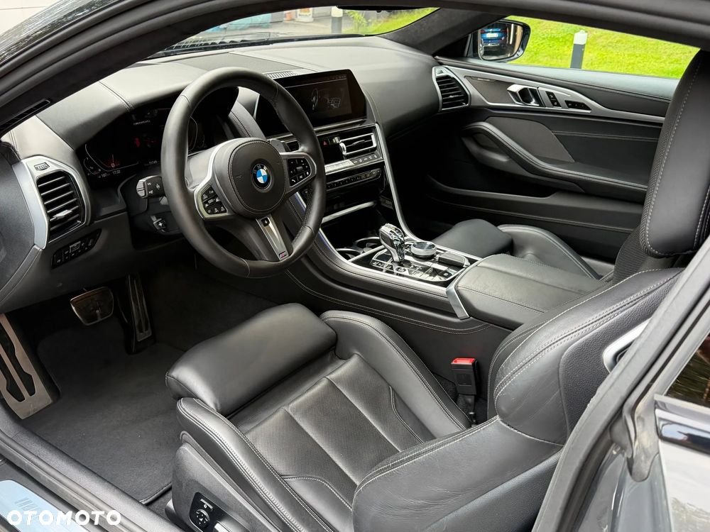 BMW Seria 8 M850i xDrive - 12