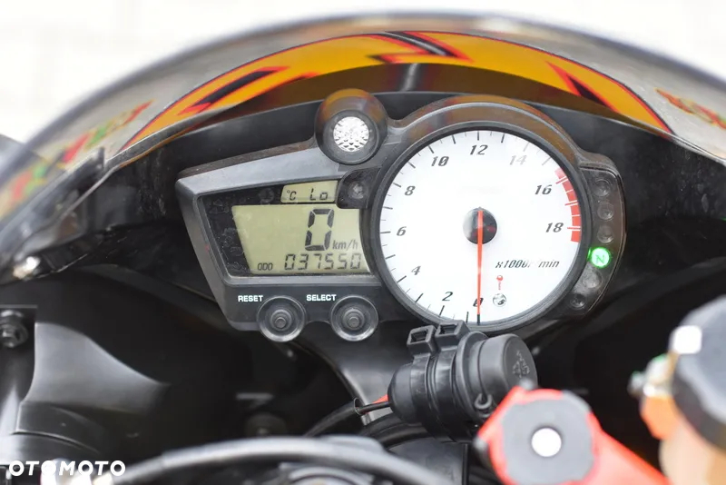 Yamaha R6 - 34