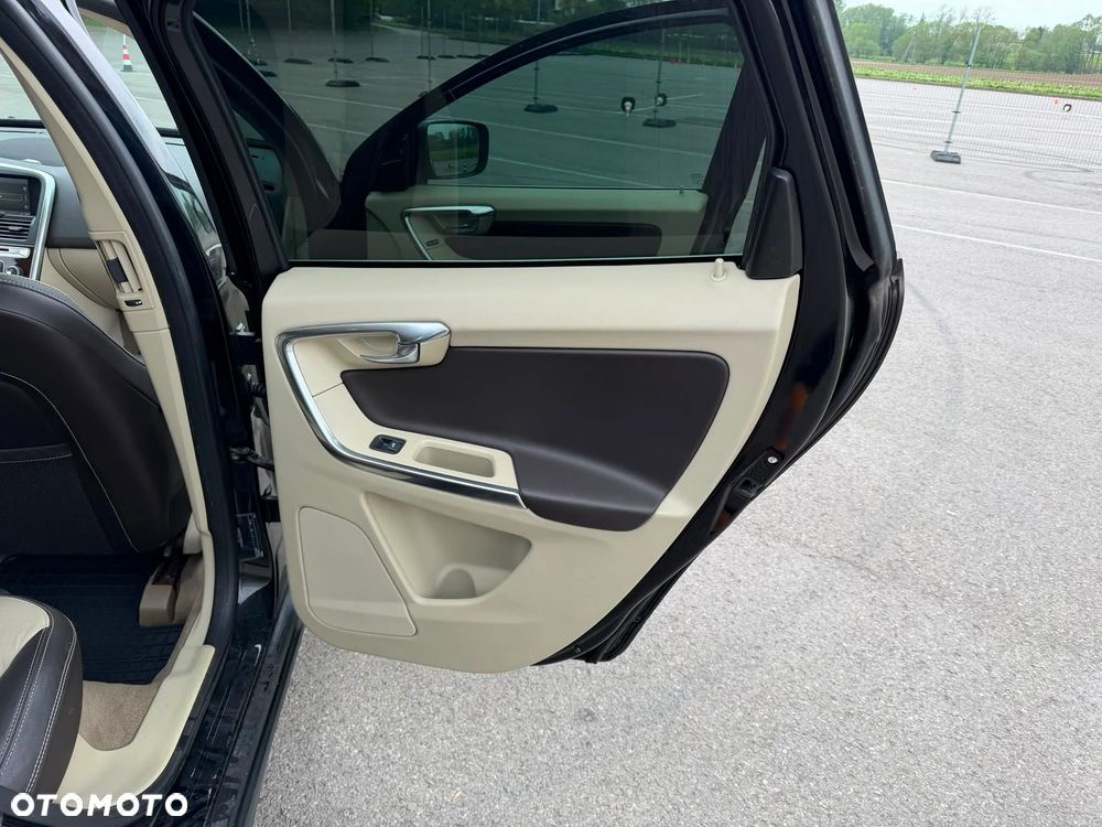 Volvo XC 60 T6 AWD Summum - 14