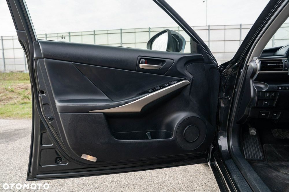 Lexus IS - 29