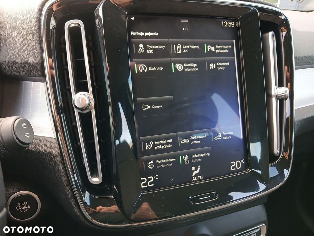 Volvo XC 40 T3 Momentum - 24