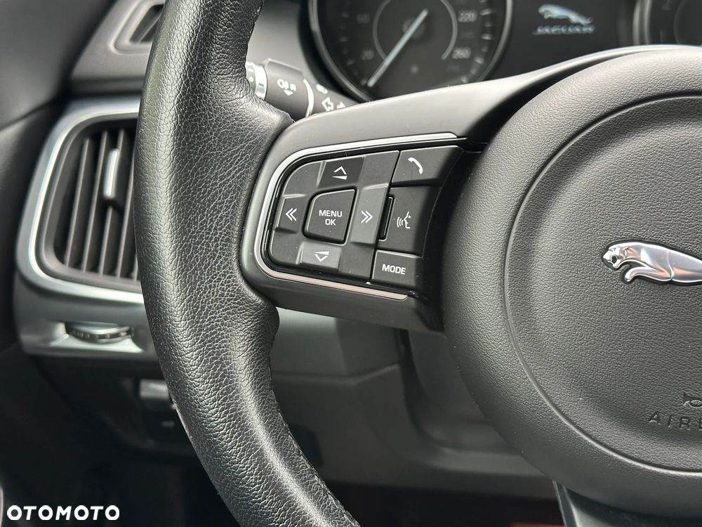 Jaguar E-Pace 2.0 i4P AWD S - 16