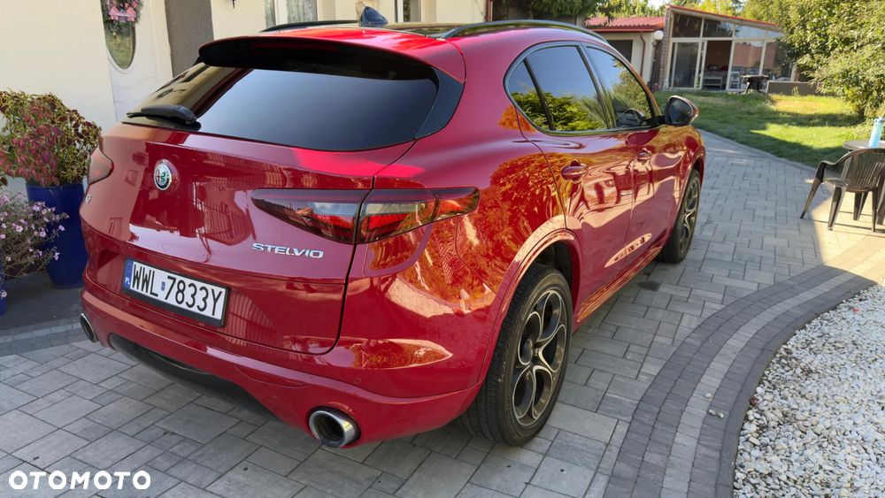 Alfa Romeo Stelvio 2.0 Turbo TI Q4 - 9