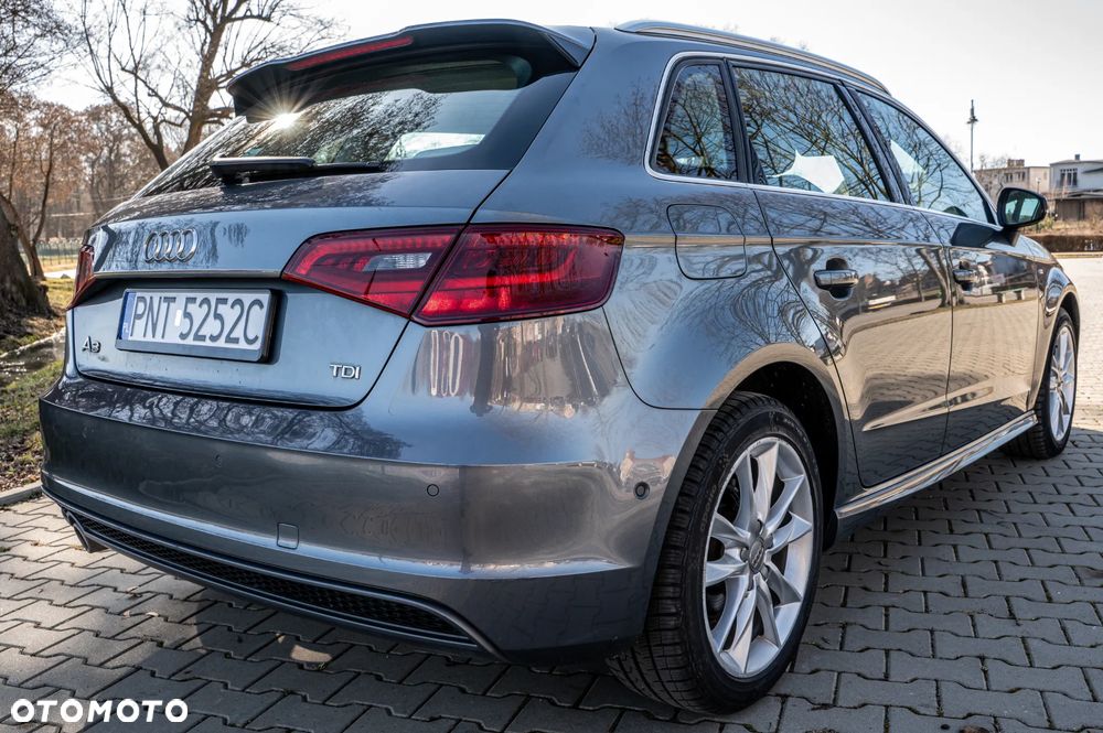 Audi A3 Sportback 1.6 TDI (clean diesel) S line Sportpaket - 2
