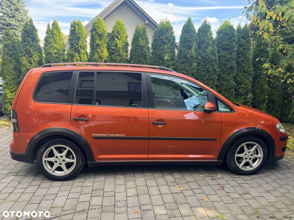 Volkswagen Touran 1.4 TSI Cross DSG - 7