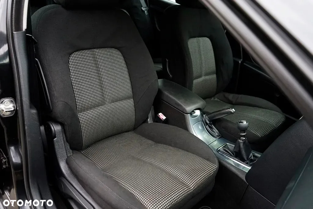 Peugeot 407 SW HDi 135 - 20
