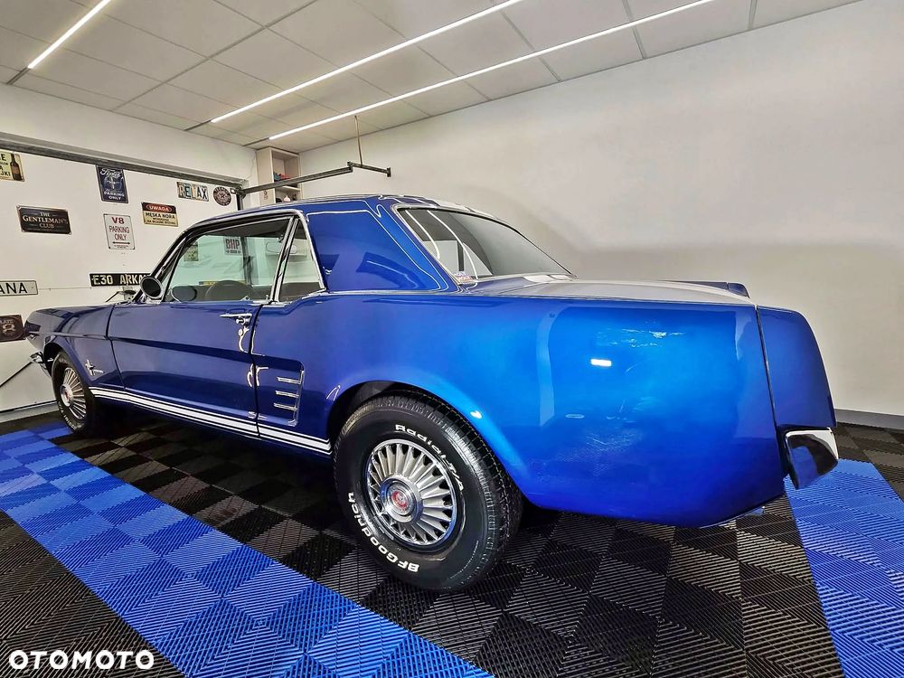 Ford Mustang - 6
