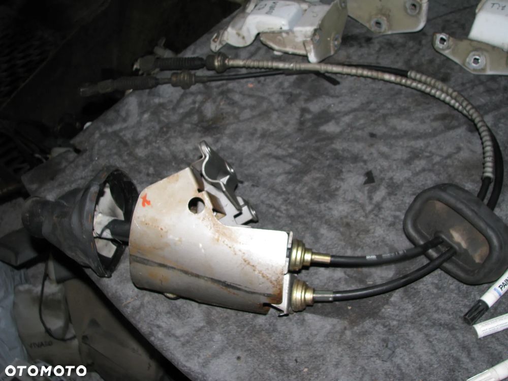 WYBIERAK LINKI ZMIANY BIEGÓW OPEL VIVARO A TRAFIC II 6 biegów 1.9 CDTI - 1