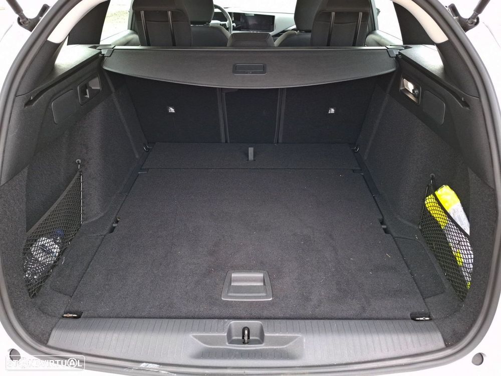 Opel Astra Sports Tourer 1.2 T Edition - 9