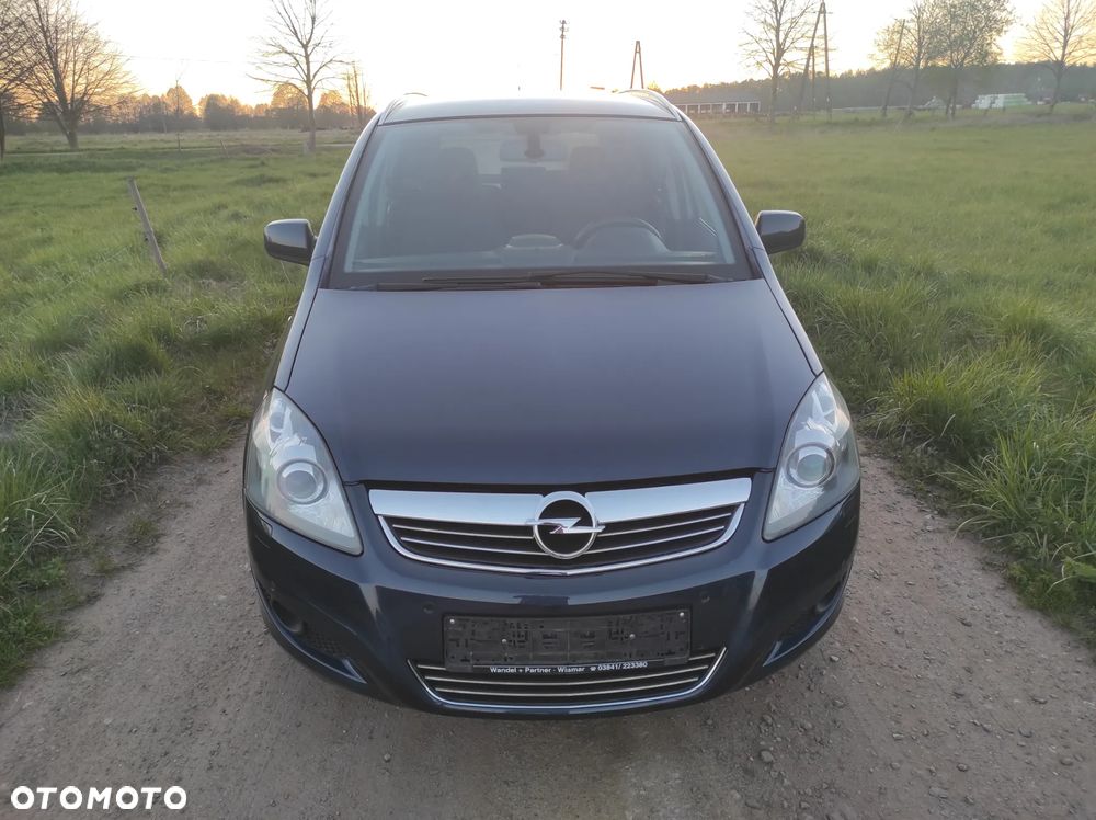 Opel Zafira 1.8 Cosmo - 24
