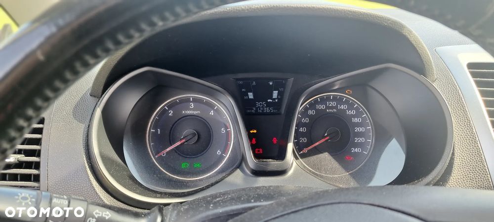 Hyundai ix20 - 11