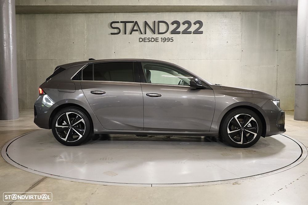 Opel Astra 1.2 T Elegance - 4